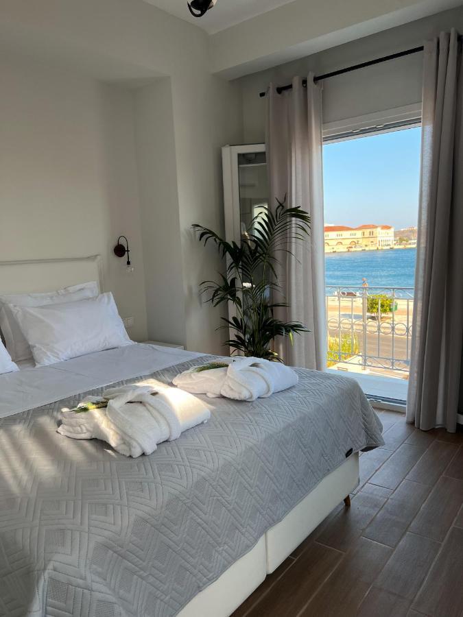 The Nook Suite Ermoupoli Bagian luar foto