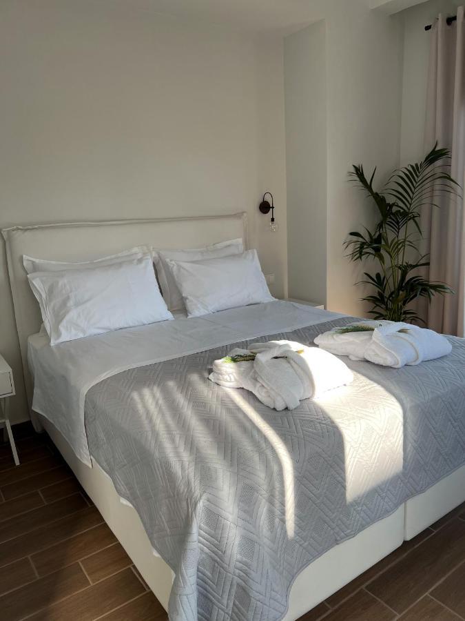 The Nook Suite Ermoupoli Bagian luar foto