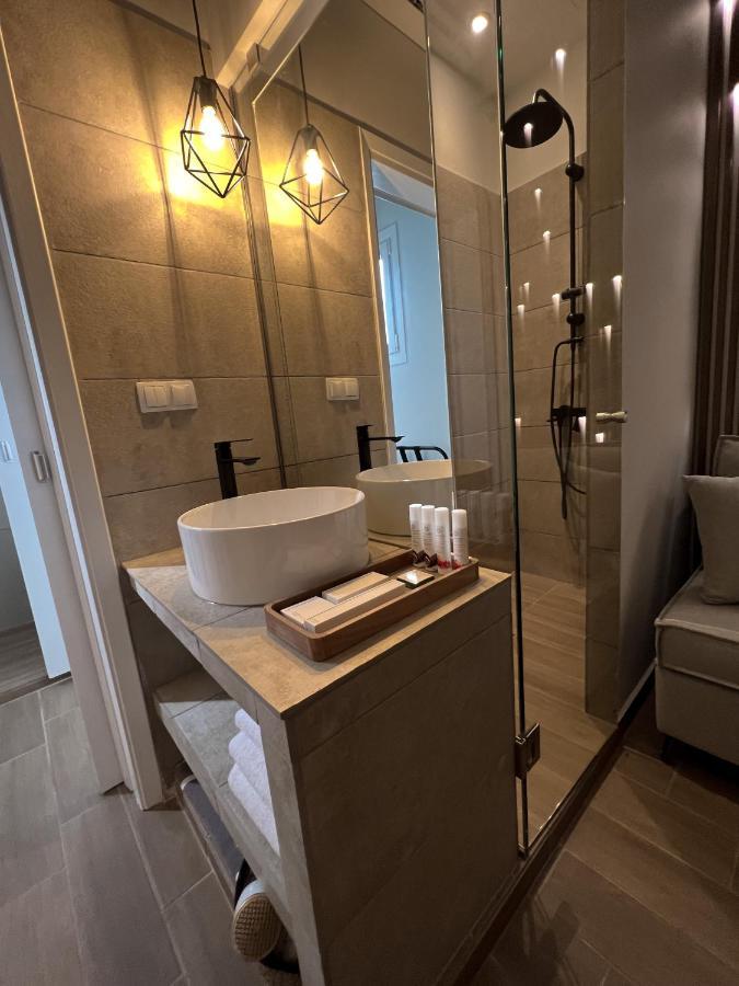 The Nook Suite Ermoupoli Bagian luar foto