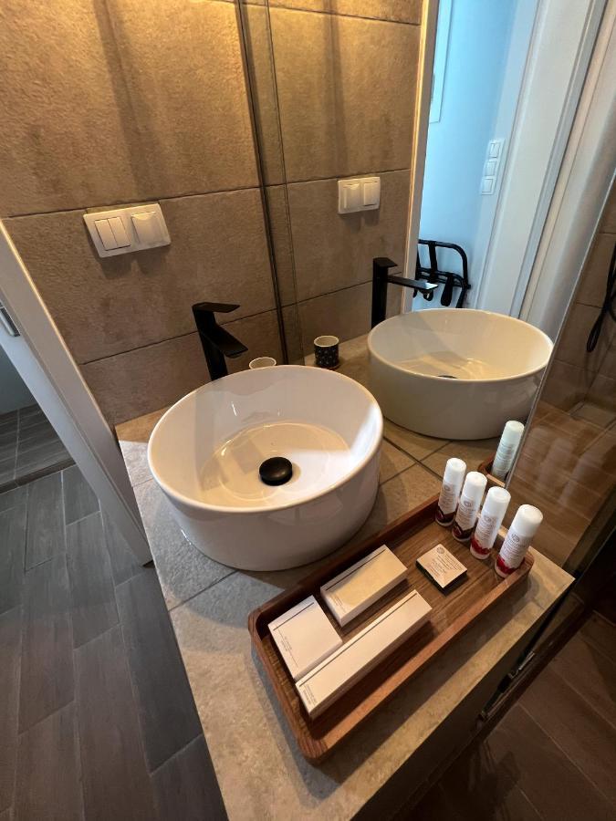 The Nook Suite Ermoupoli Bagian luar foto