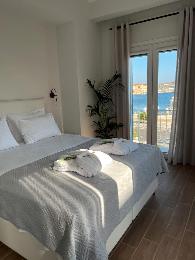 The Nook Suite Ermoupoli Bagian luar foto