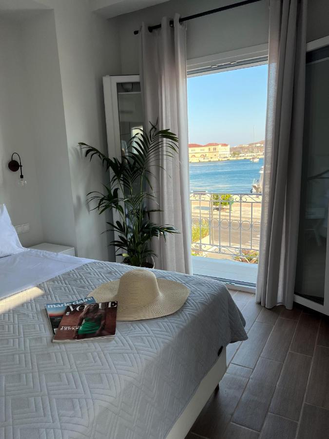 The Nook Suite Ermoupoli Bagian luar foto