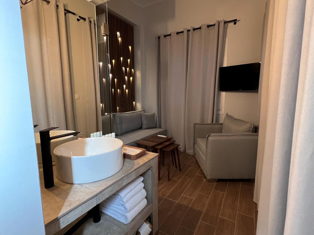The Nook Suite Ermoupoli Bagian luar foto